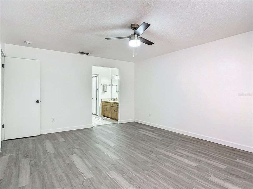 Activo con contrato: $279,000 (2 camas, 2 baños, 1515 Pies cuadrados)