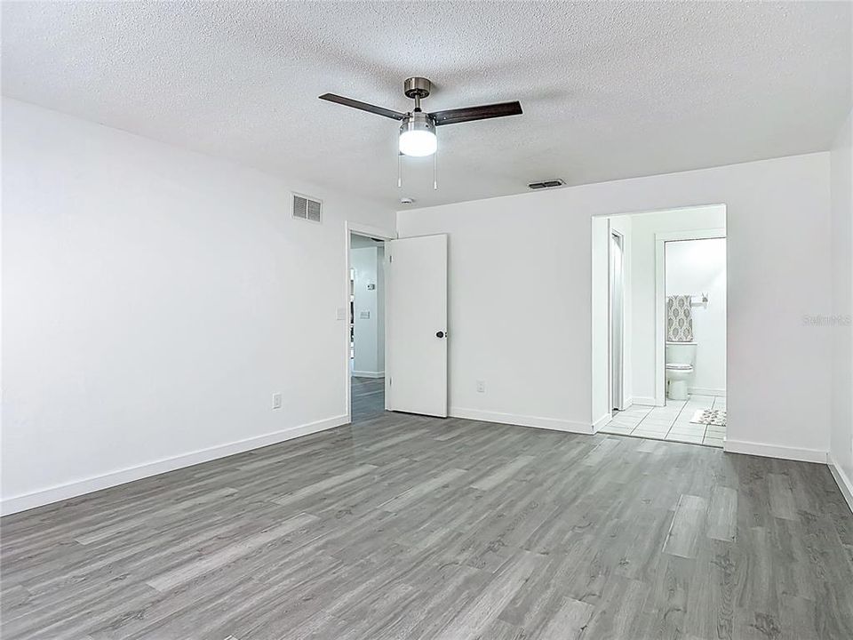 Activo con contrato: $279,000 (2 camas, 2 baños, 1515 Pies cuadrados)