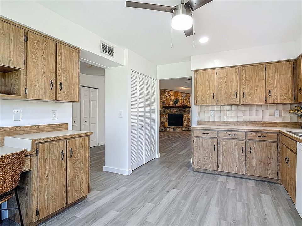 Activo con contrato: $279,000 (2 camas, 2 baños, 1515 Pies cuadrados)