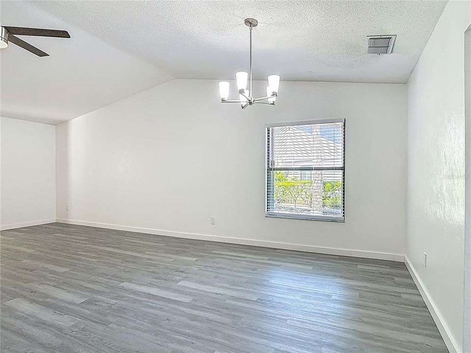 Activo con contrato: $279,000 (2 camas, 2 baños, 1515 Pies cuadrados)