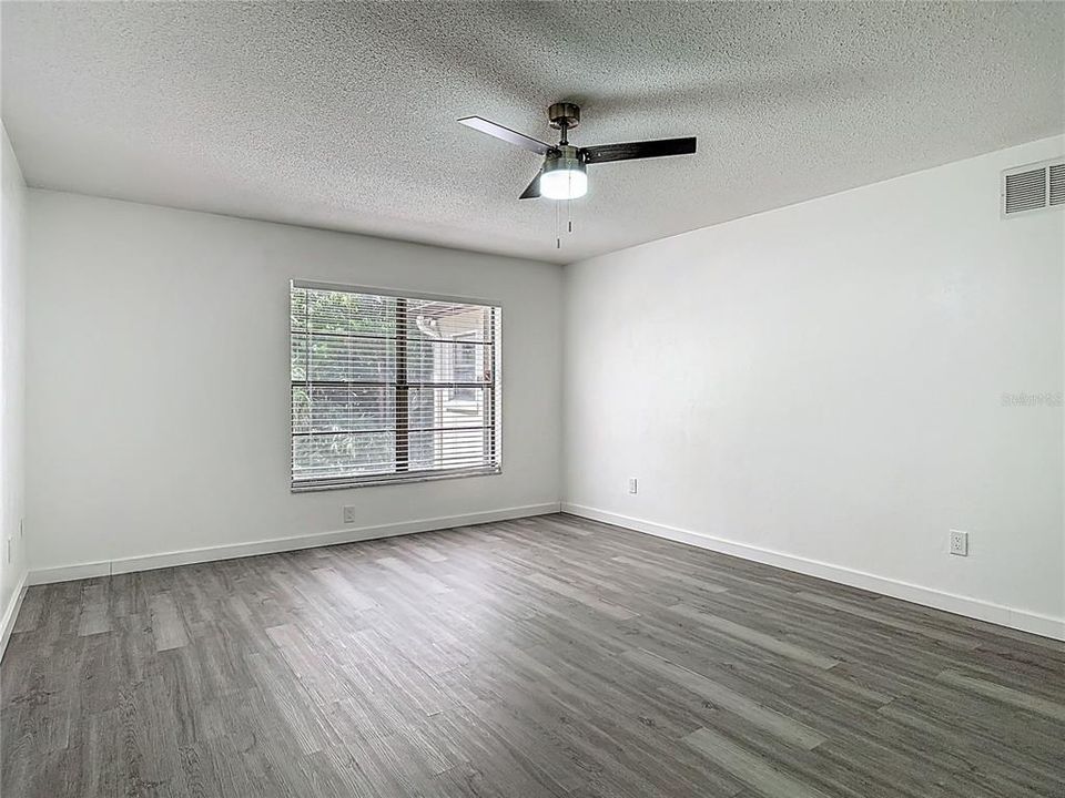 Activo con contrato: $279,000 (2 camas, 2 baños, 1515 Pies cuadrados)