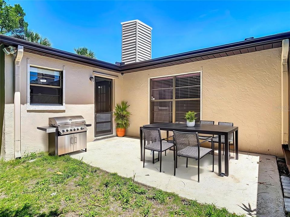 Activo con contrato: $279,000 (2 camas, 2 baños, 1515 Pies cuadrados)