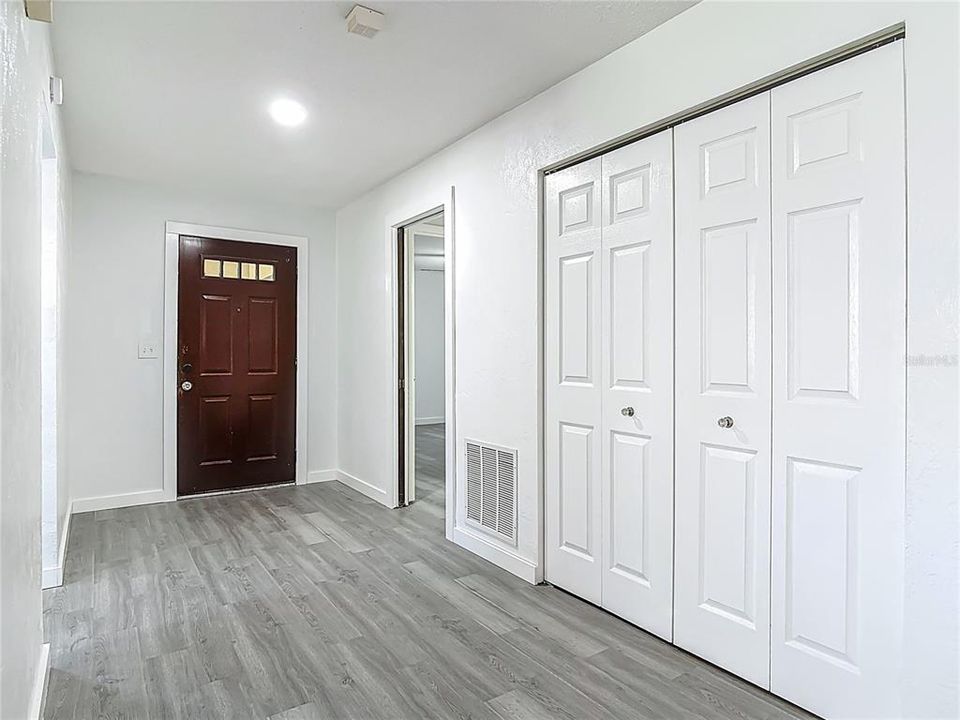 Activo con contrato: $279,000 (2 camas, 2 baños, 1515 Pies cuadrados)