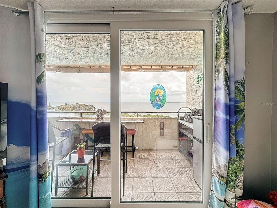 For Sale: $375,000 (2 beds, 2 baths, 950 Square Feet)