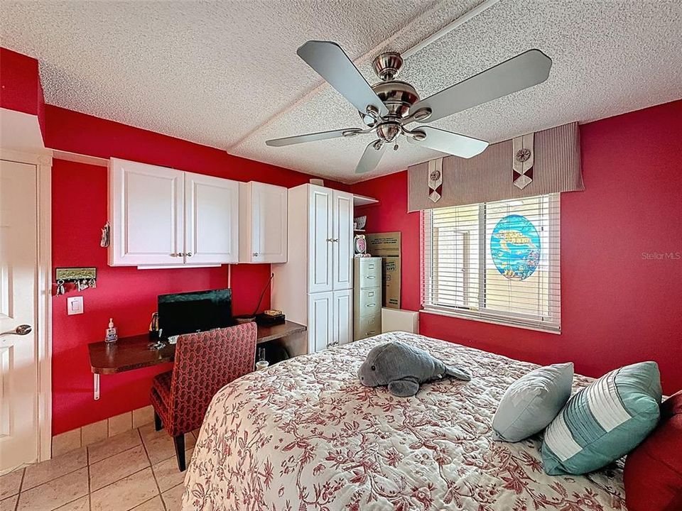 For Sale: $375,000 (2 beds, 2 baths, 950 Square Feet)