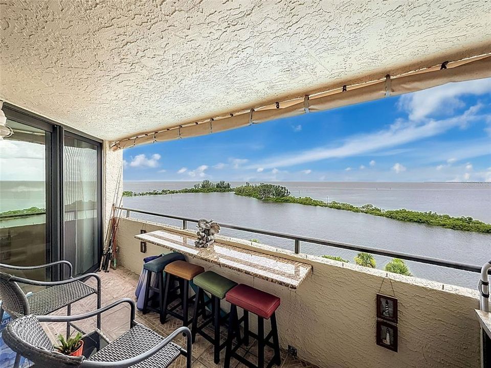 For Sale: $375,000 (2 beds, 2 baths, 950 Square Feet)