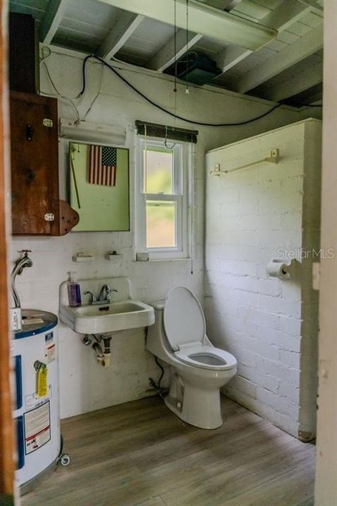 待售: $545,000 (1 贝兹, 1 浴室, 858 平方英尺)