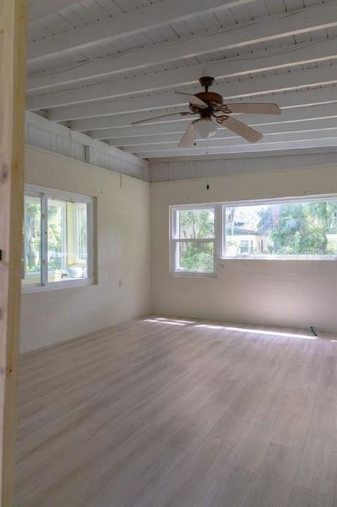 待售: $545,000 (1 贝兹, 1 浴室, 858 平方英尺)