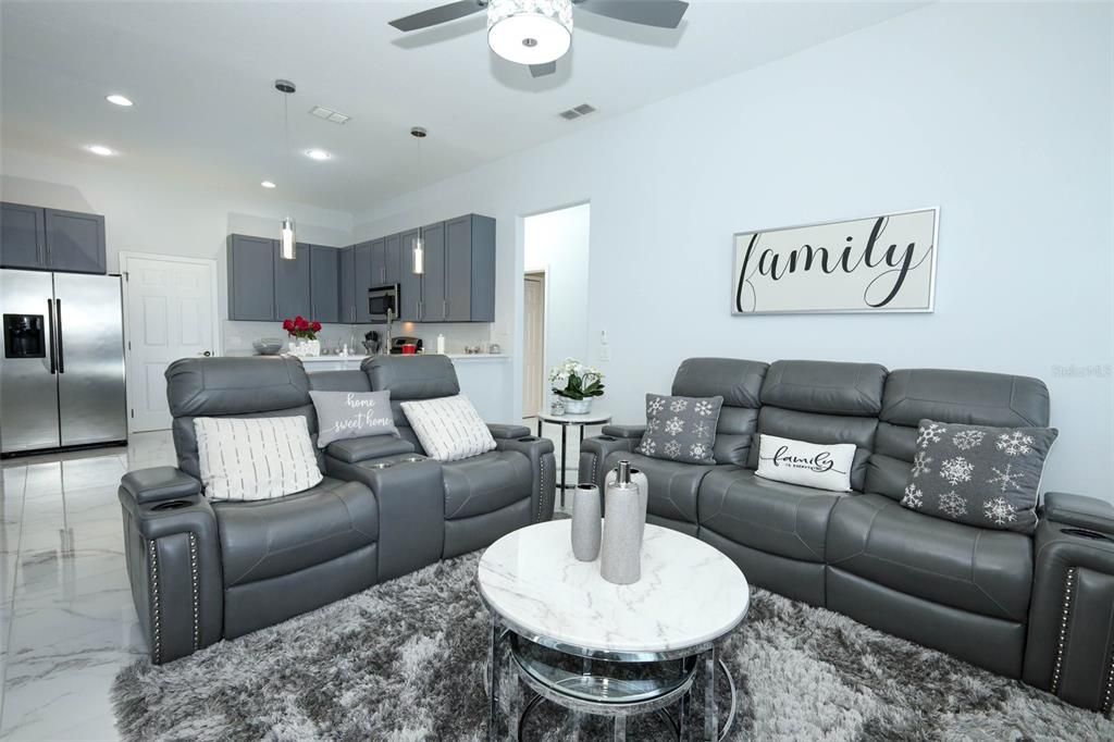 На продажу: $485,000 (3 спален, 2 ванн, 1832 Квадратных фут)