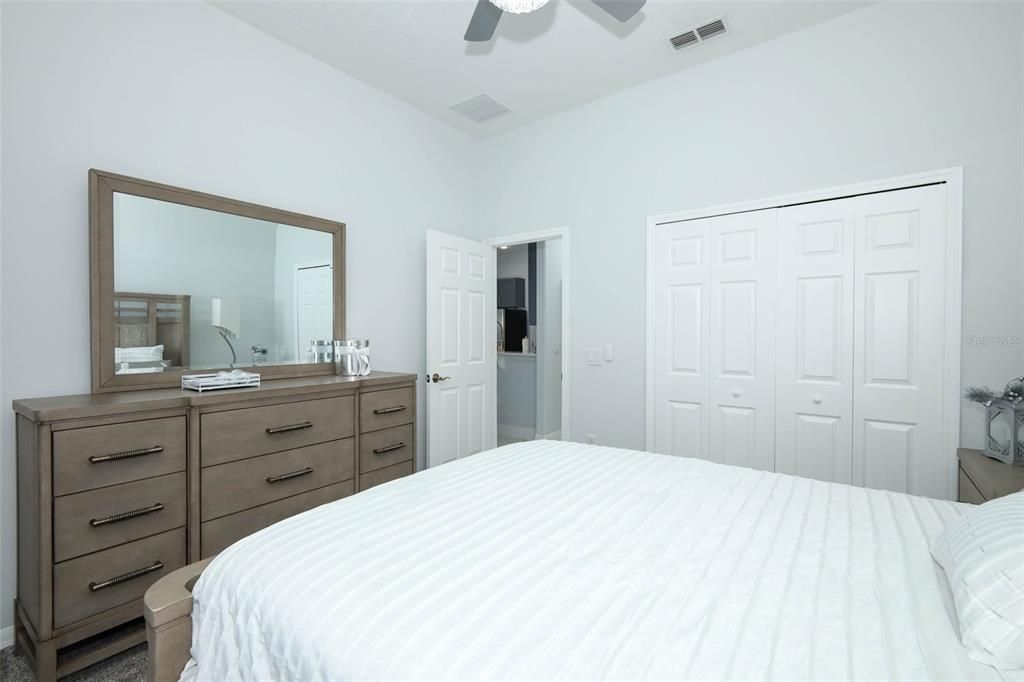 На продажу: $485,000 (3 спален, 2 ванн, 1832 Квадратных фут)