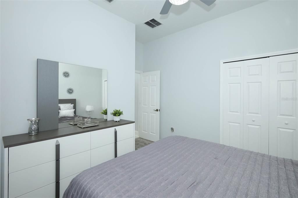 На продажу: $485,000 (3 спален, 2 ванн, 1832 Квадратных фут)