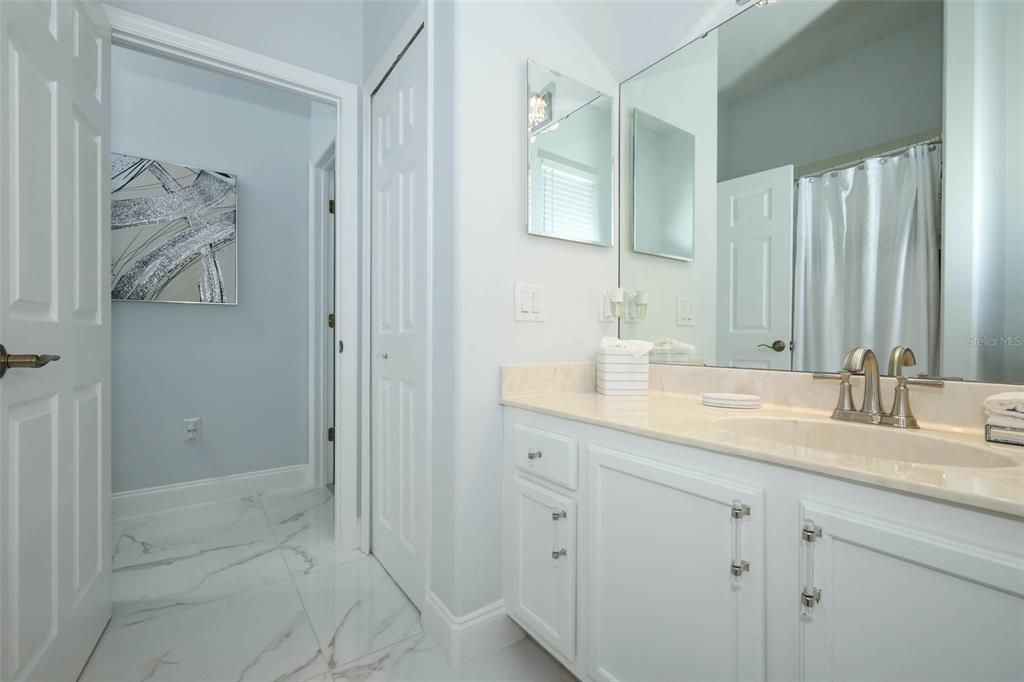 На продажу: $485,000 (3 спален, 2 ванн, 1832 Квадратных фут)