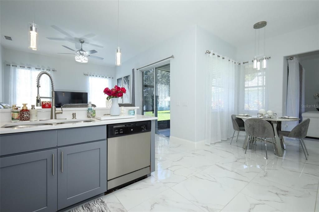 На продажу: $485,000 (3 спален, 2 ванн, 1832 Квадратных фут)