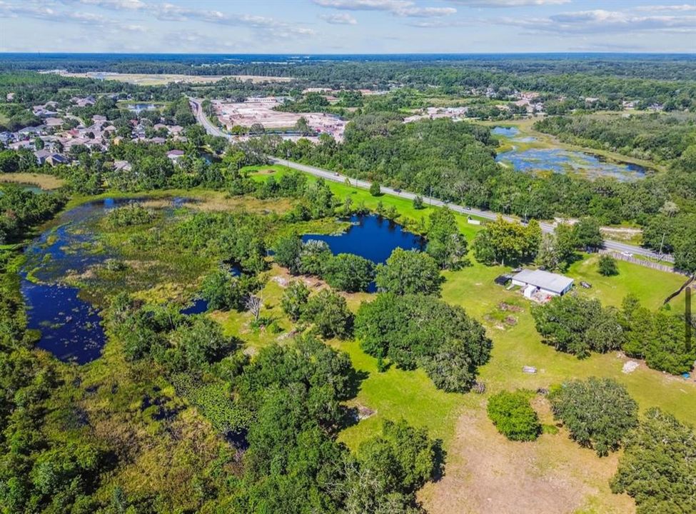 待售: $2,850,000 (17.00 acres)