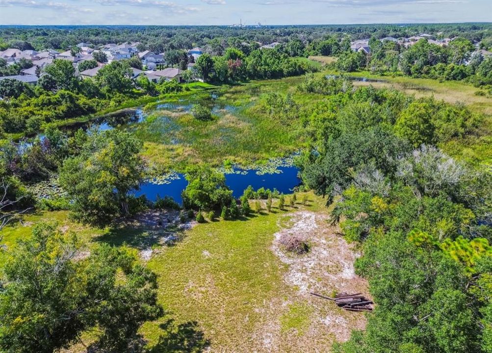 待售: $2,850,000 (17.00 acres)