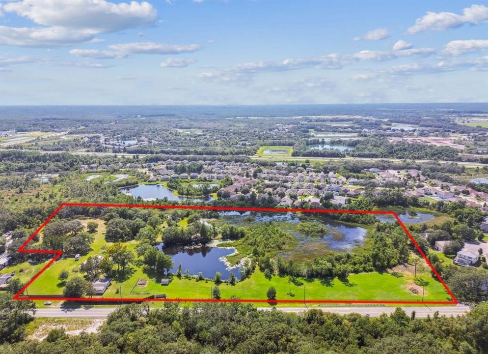 待售: $2,850,000 (17.00 acres)