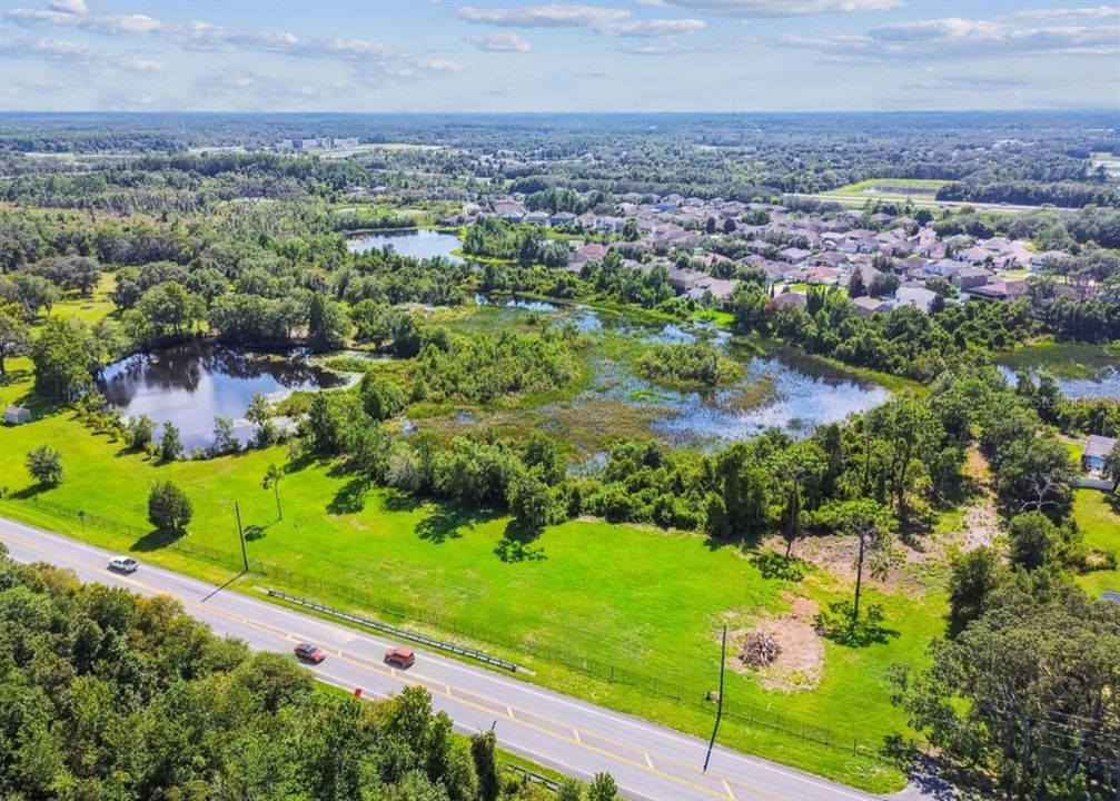 待售: $2,850,000 (17.00 acres)