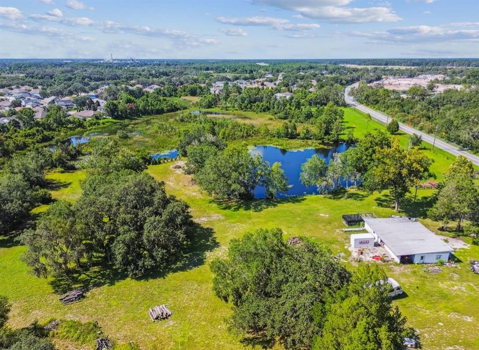 待售: $2,850,000 (17.00 acres)