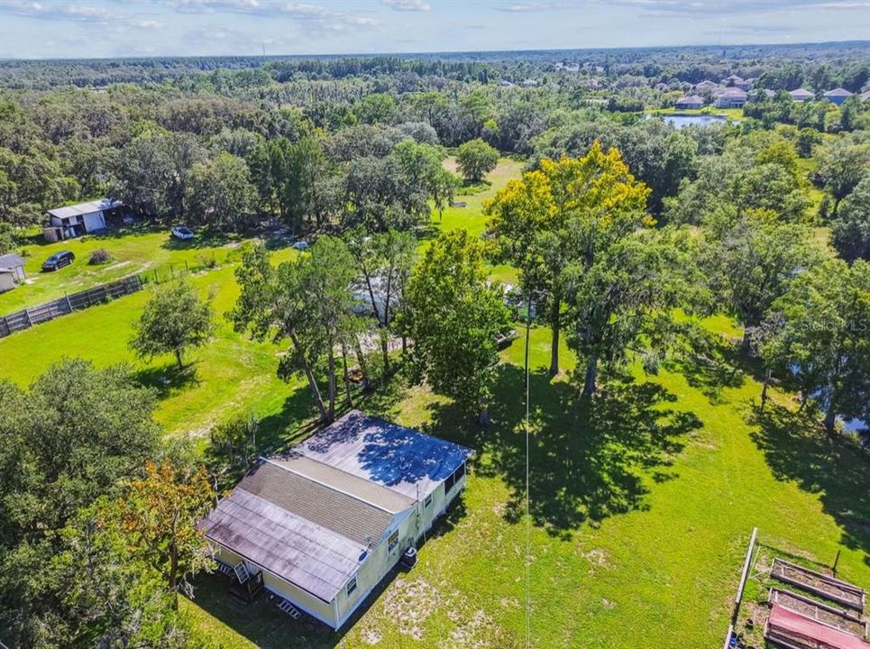 待售: $2,850,000 (17.00 acres)