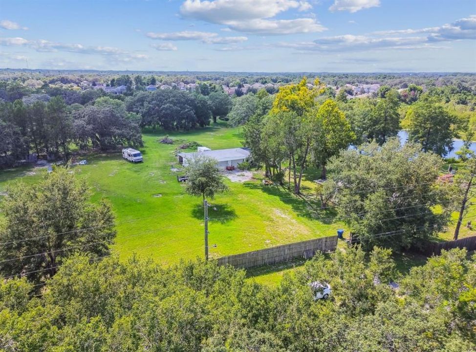 待售: $2,850,000 (17.00 acres)