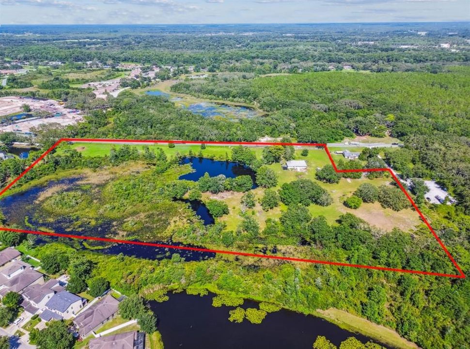 待售: $2,850,000 (17.00 acres)