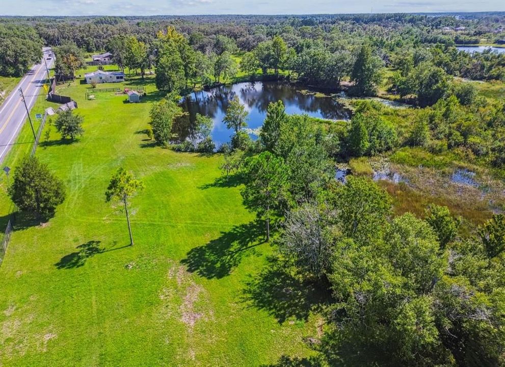 待售: $2,850,000 (17.00 acres)