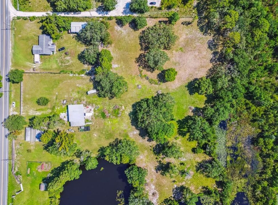 待售: $2,850,000 (17.00 acres)