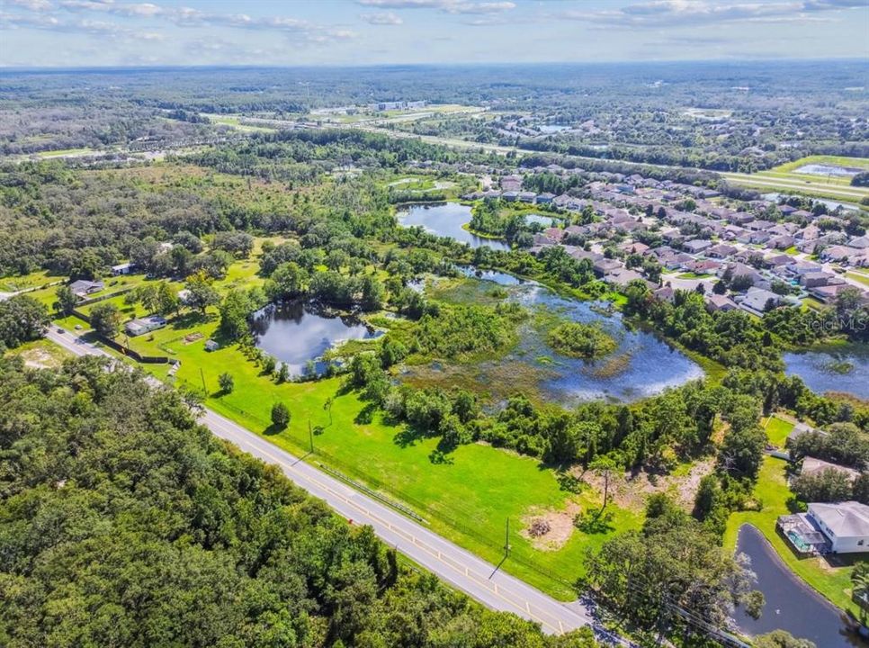 待售: $2,850,000 (17.00 acres)