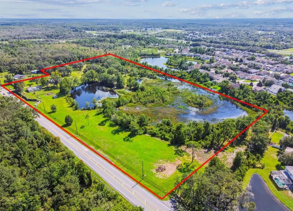 待售: $2,850,000 (17.00 acres)