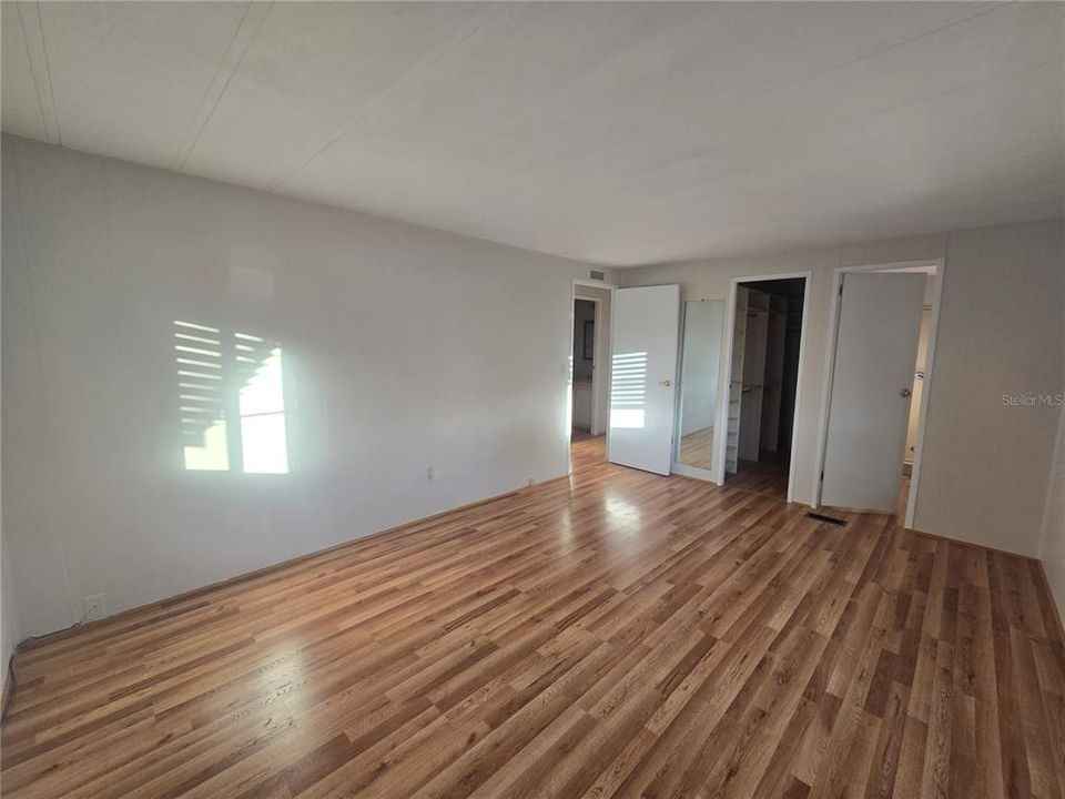Activo con contrato: $105,000 (2 camas, 2 baños, 1055 Pies cuadrados)