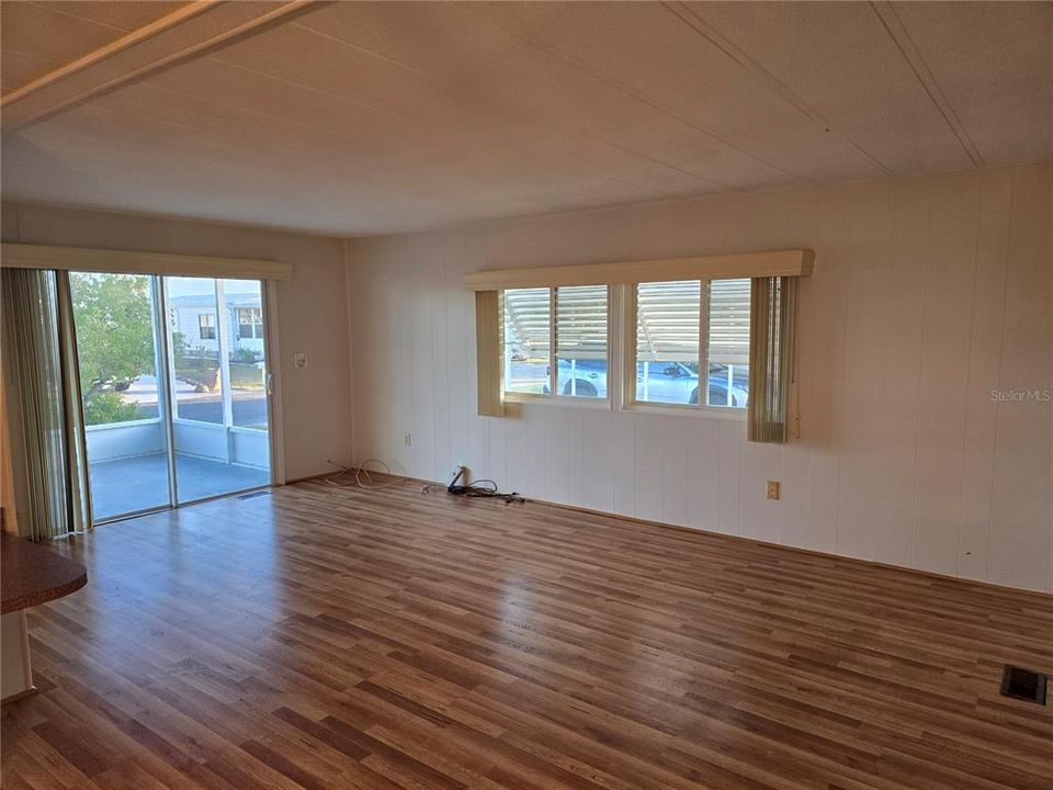 Activo con contrato: $105,000 (2 camas, 2 baños, 1055 Pies cuadrados)