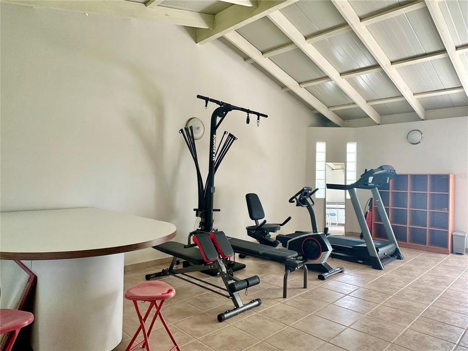 For Sale: $2,100,000 (4 beds, 5 baths, 5715 Square Feet)