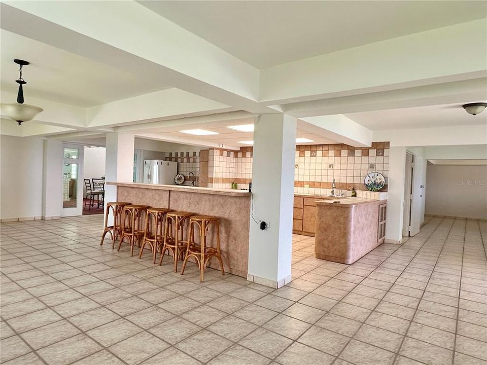 For Sale: $2,100,000 (4 beds, 5 baths, 5715 Square Feet)