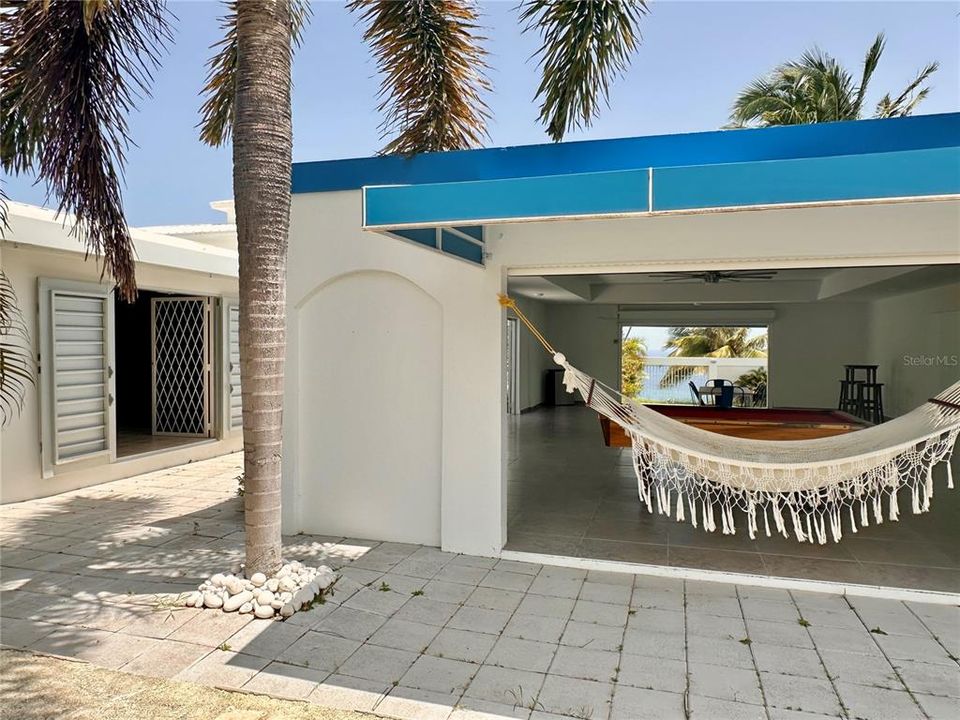 For Sale: $2,100,000 (4 beds, 5 baths, 5715 Square Feet)