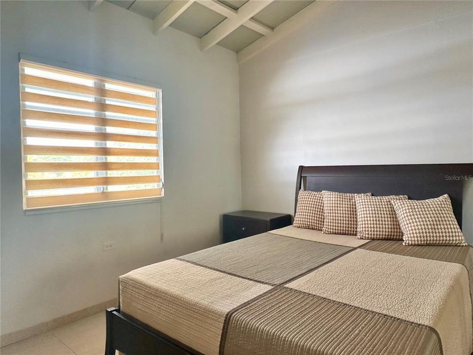 For Sale: $2,100,000 (4 beds, 5 baths, 5715 Square Feet)