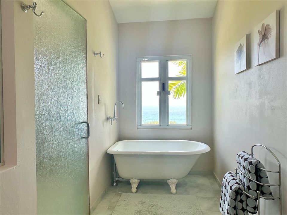 For Sale: $2,100,000 (4 beds, 5 baths, 5715 Square Feet)