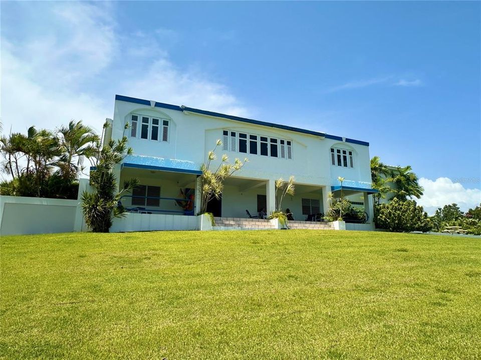 For Sale: $2,100,000 (4 beds, 5 baths, 5715 Square Feet)