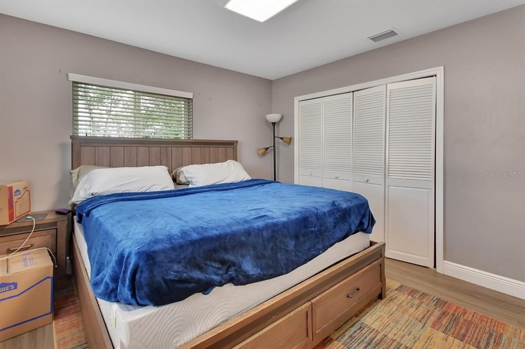 Active With Contract: $279,900 (3 beds, 2 baths, 1716 Square Feet)