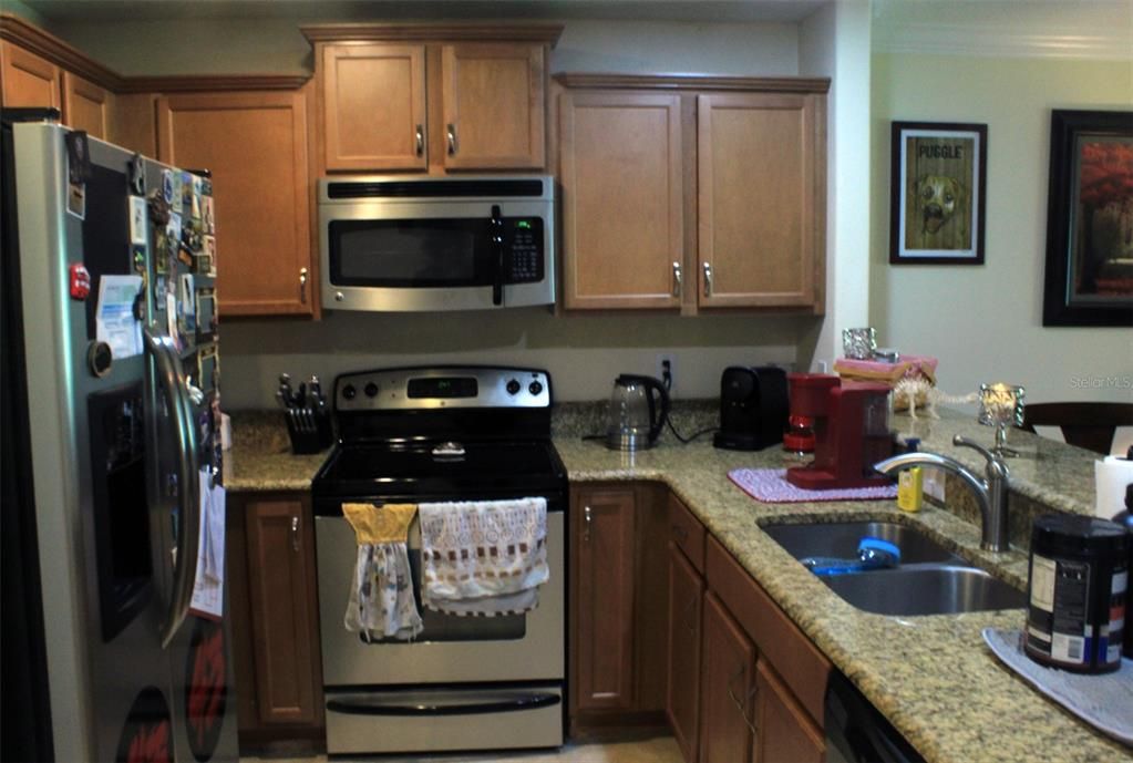 На продажу: $206,000 (2 спален, 2 ванн, 1561 Квадратных фут)