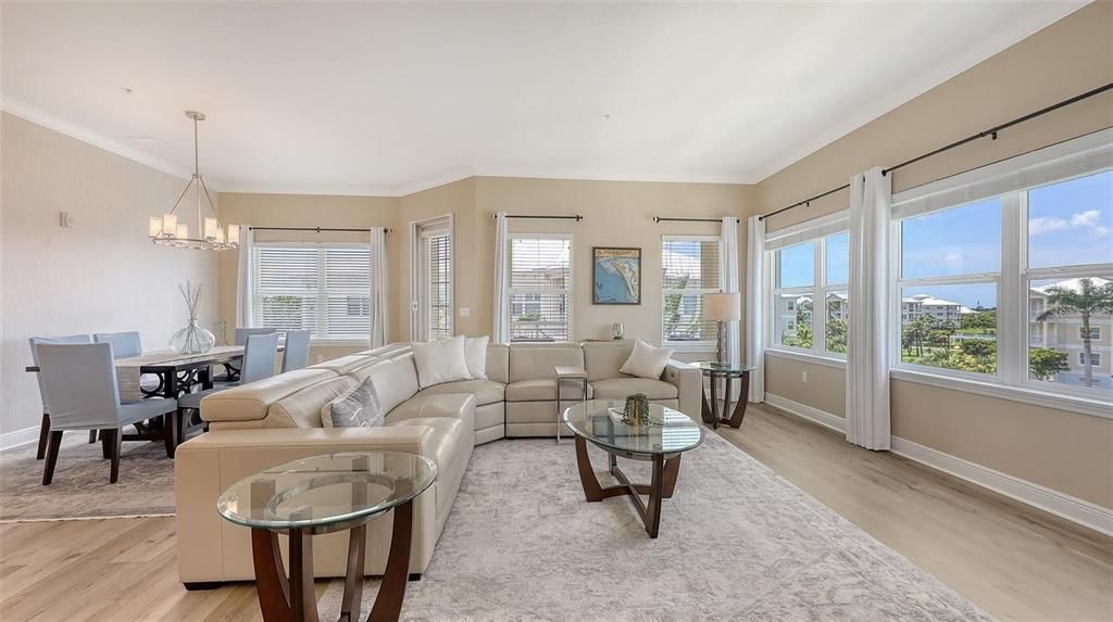 Active With Contract: $550,000 (3 beds, 2 baths, 1854 Square Feet)