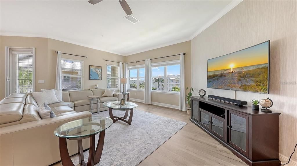 Active With Contract: $550,000 (3 beds, 2 baths, 1854 Square Feet)