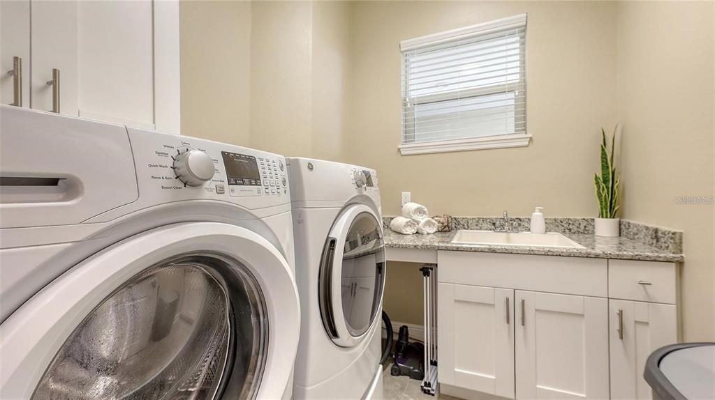 Active With Contract: $550,000 (3 beds, 2 baths, 1854 Square Feet)