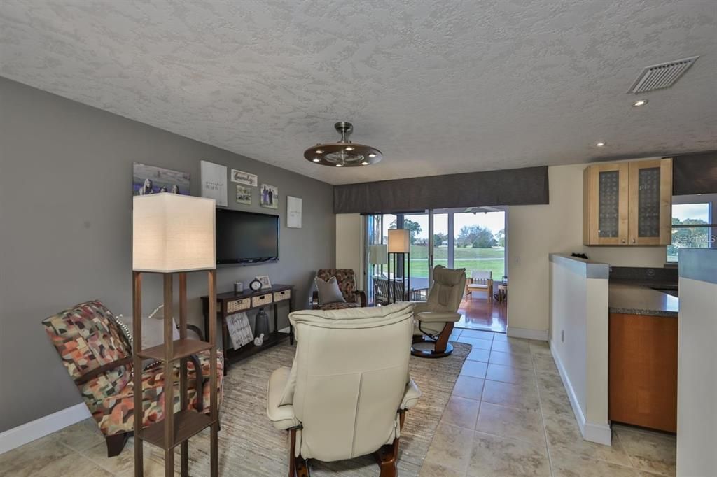 Activo con contrato: $299,900 (3 camas, 2 baños, 1597 Pies cuadrados)