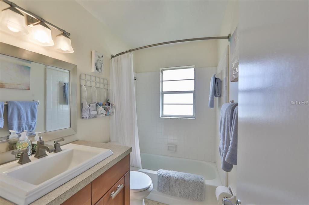 Activo con contrato: $299,900 (3 camas, 2 baños, 1597 Pies cuadrados)