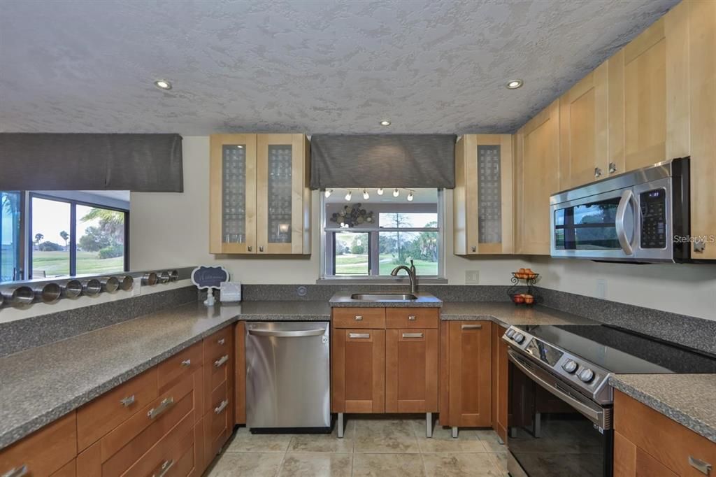 Activo con contrato: $299,900 (3 camas, 2 baños, 1597 Pies cuadrados)