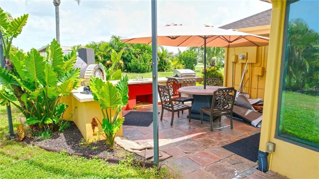 Activo con contrato: $299,900 (3 camas, 2 baños, 1597 Pies cuadrados)