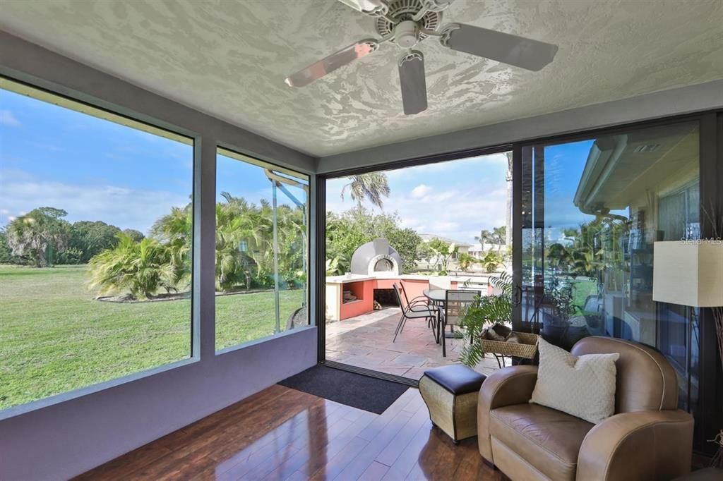 Activo con contrato: $299,900 (3 camas, 2 baños, 1597 Pies cuadrados)