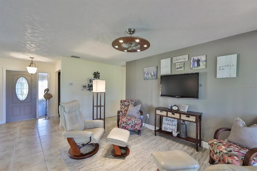 Activo con contrato: $299,900 (3 camas, 2 baños, 1597 Pies cuadrados)