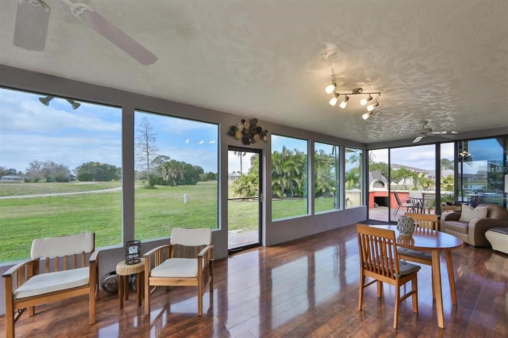 Activo con contrato: $299,900 (3 camas, 2 baños, 1597 Pies cuadrados)