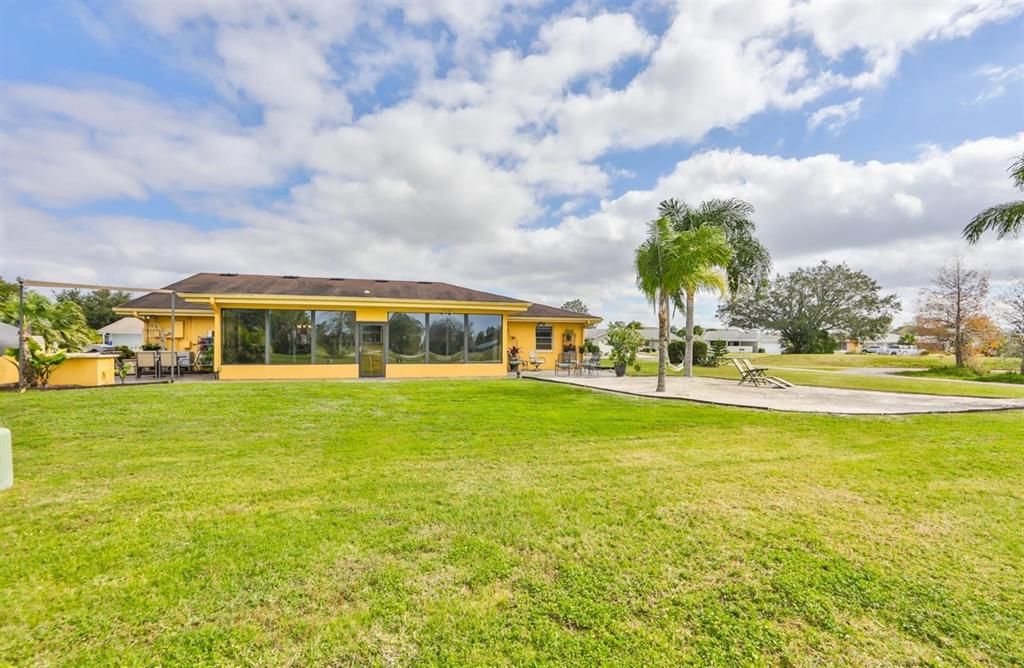 Activo con contrato: $299,900 (3 camas, 2 baños, 1597 Pies cuadrados)